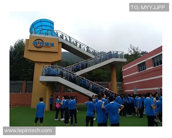 深度对话杨强探讨足球人生的起伏与梦想追逐